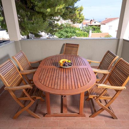 Villa Dalmatia Apartments Bol Bagian luar foto
