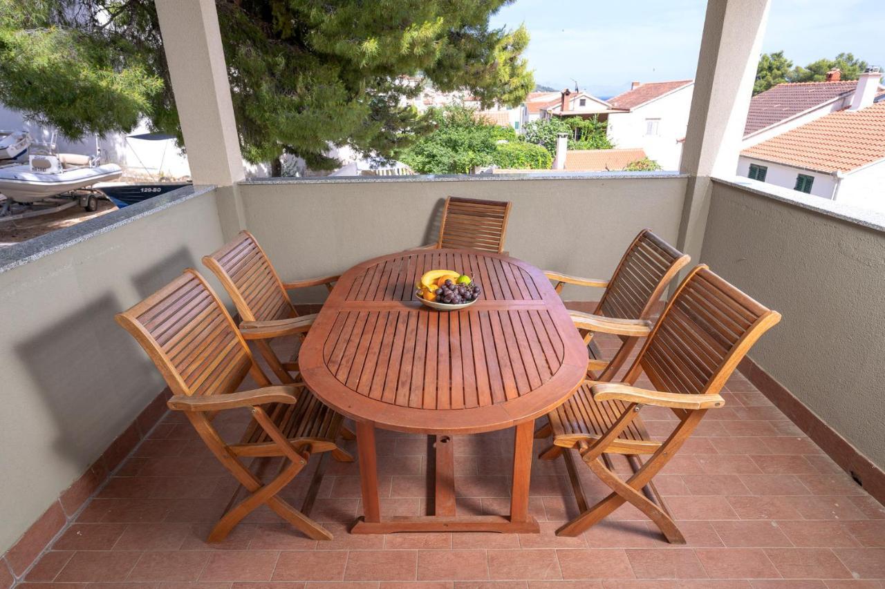 Villa Dalmatia Apartments Bol Bagian luar foto