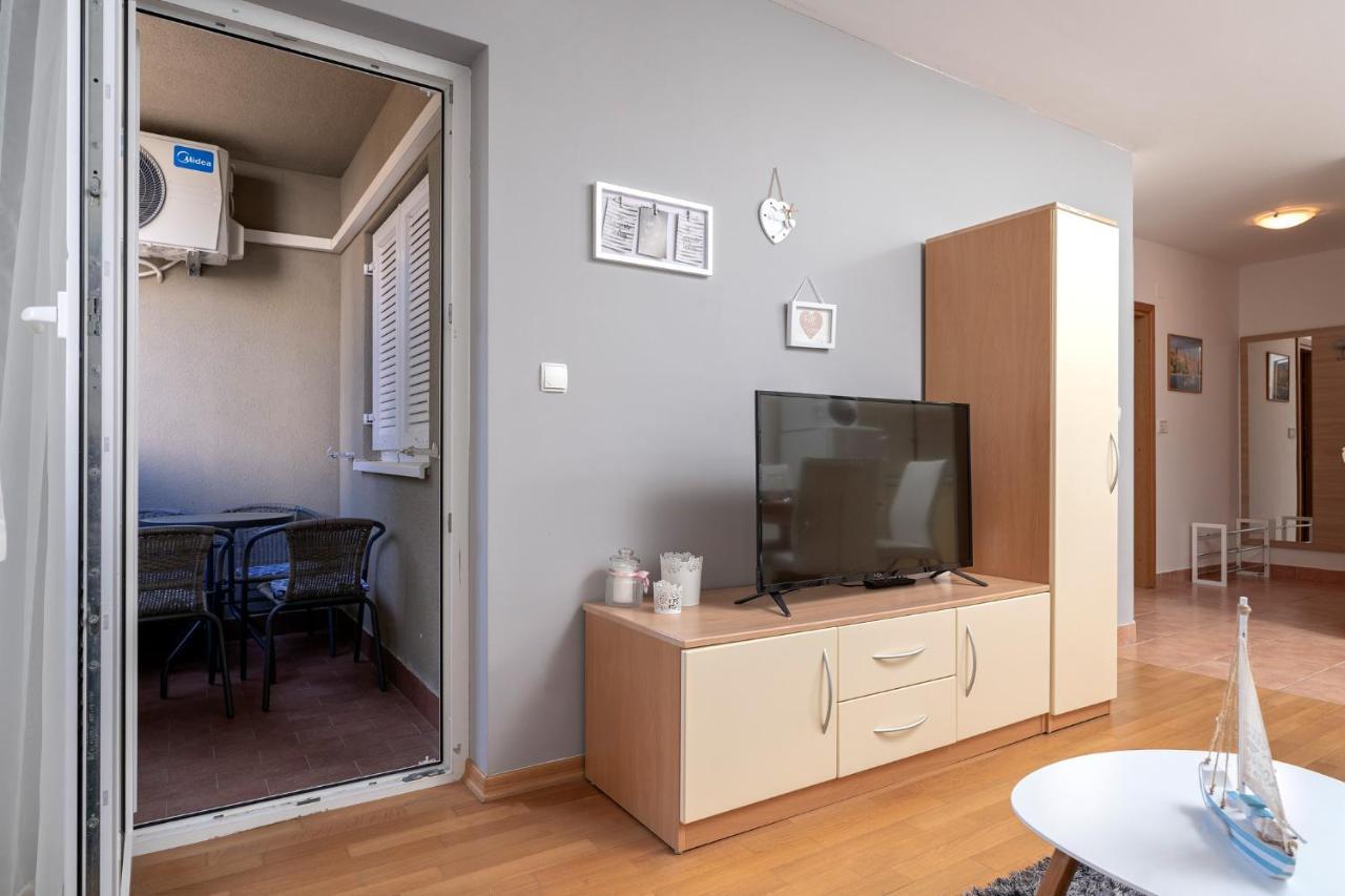Villa Dalmatia Apartments Bol Bagian luar foto