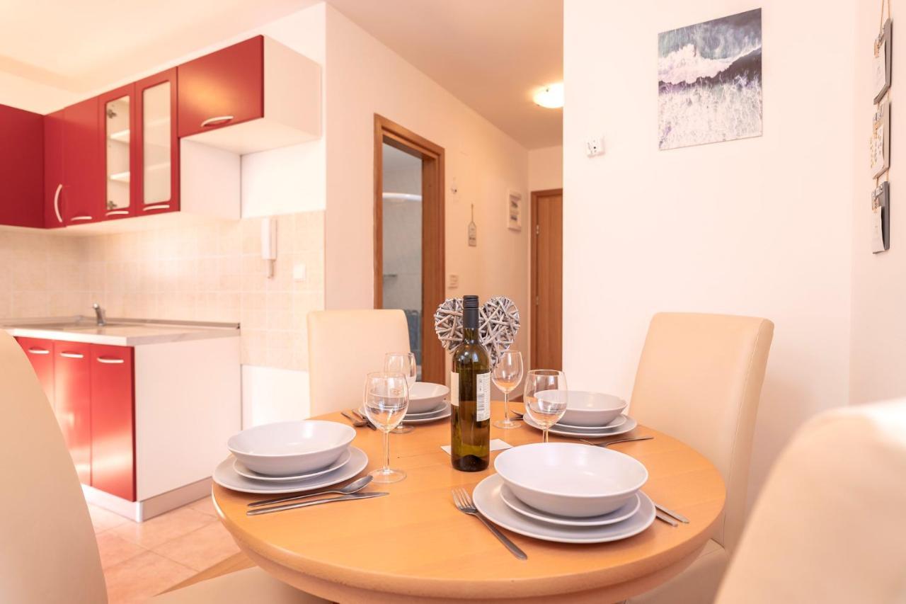 Villa Dalmatia Apartments Bol Bagian luar foto
