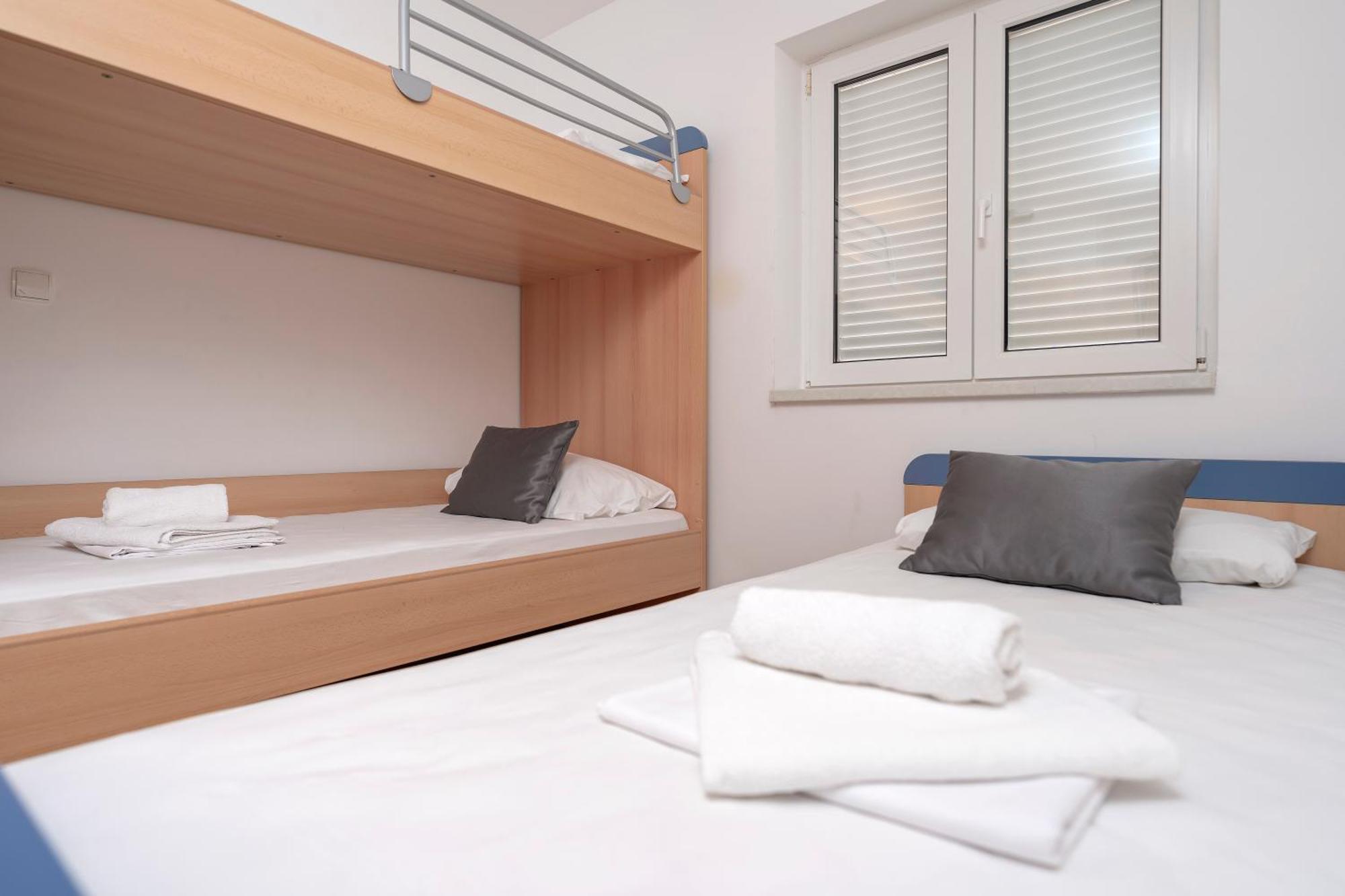 Villa Dalmatia Apartments Bol Bagian luar foto