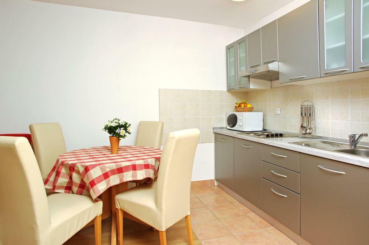 Villa Dalmatia Apartments Bol Bagian luar foto