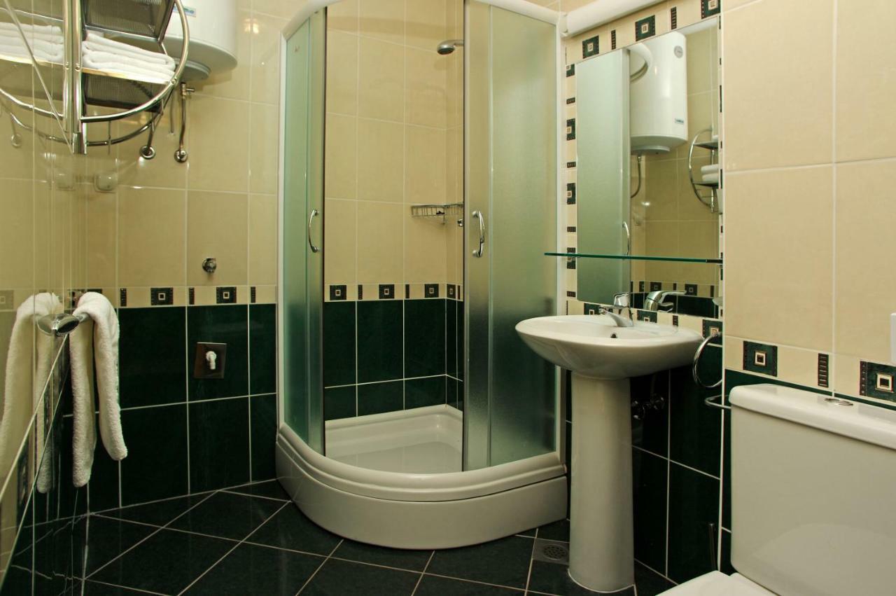 Villa Dalmatia Apartments Bol Bagian luar foto