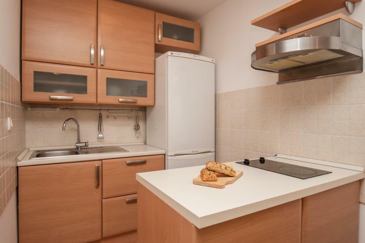 Villa Dalmatia Apartments Bol Bagian luar foto