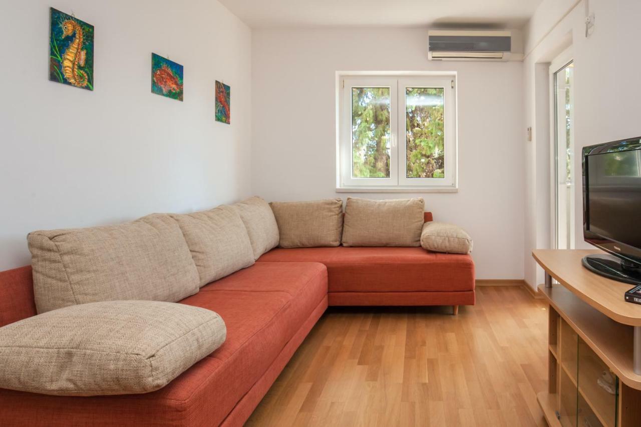 Villa Dalmatia Apartments Bol Bagian luar foto