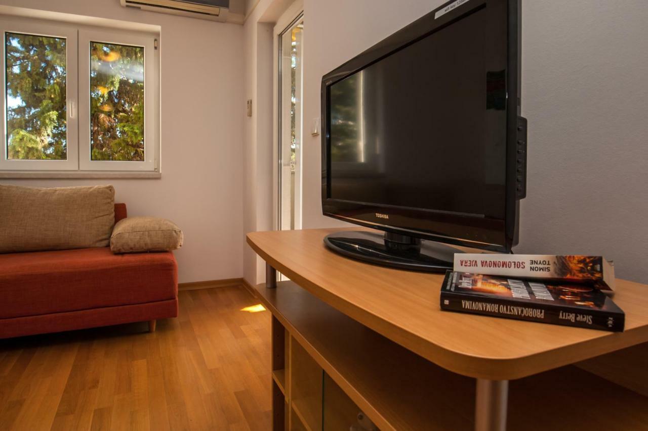 Villa Dalmatia Apartments Bol Bagian luar foto